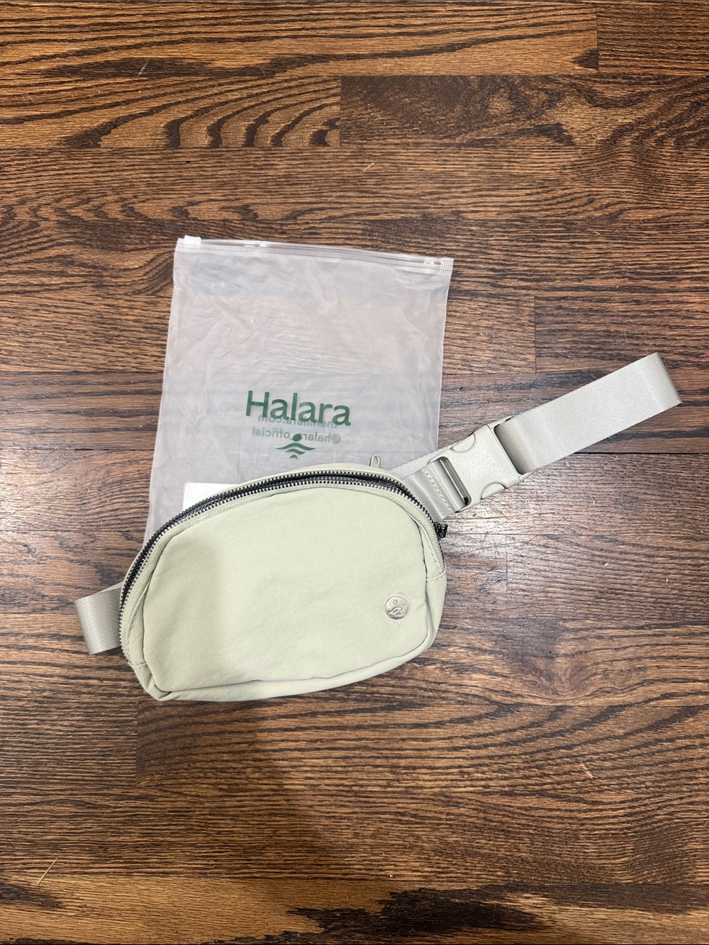 HALARA Cream Crossbody Sling Bag - Picture 4 of 5